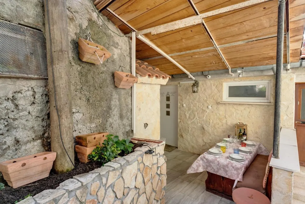 Antonia Apartment Bakar